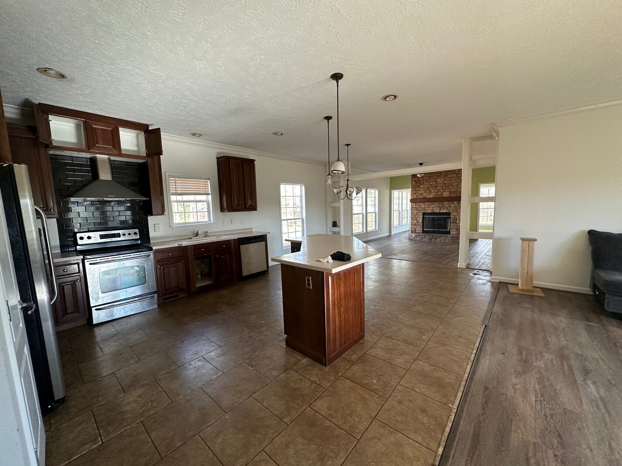 Building Photo - 2290 Ashland Rd