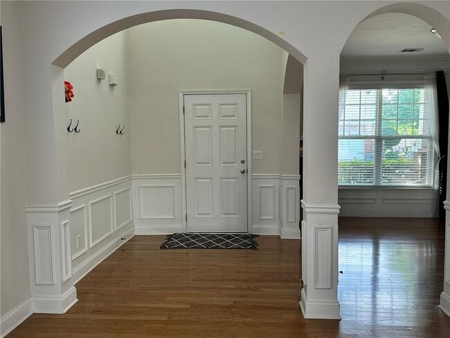 Building Photo - 5860 White Creek Run