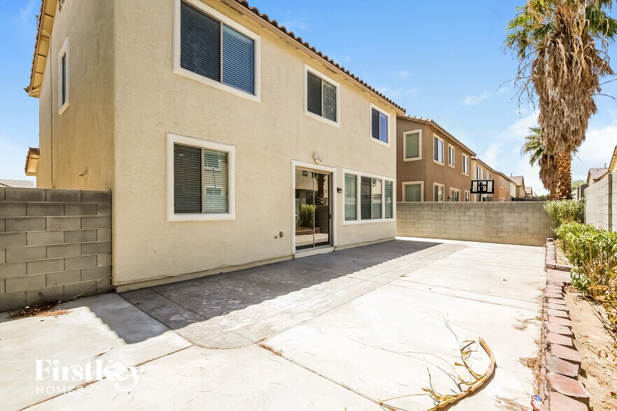 Building Photo - 1828 W Hammer Ln