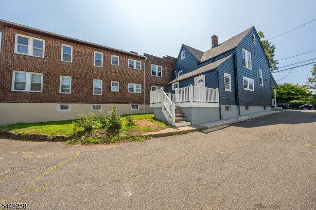 Building Photo - 49 Caldwell Pl