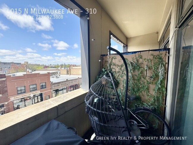 Building Photo - 4015 N Milwaukee Ave