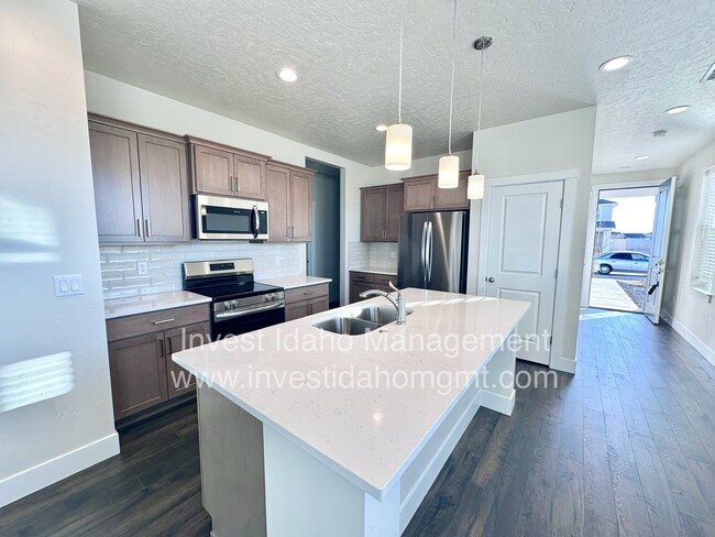 Building Photo - Brand new construction home available now ...