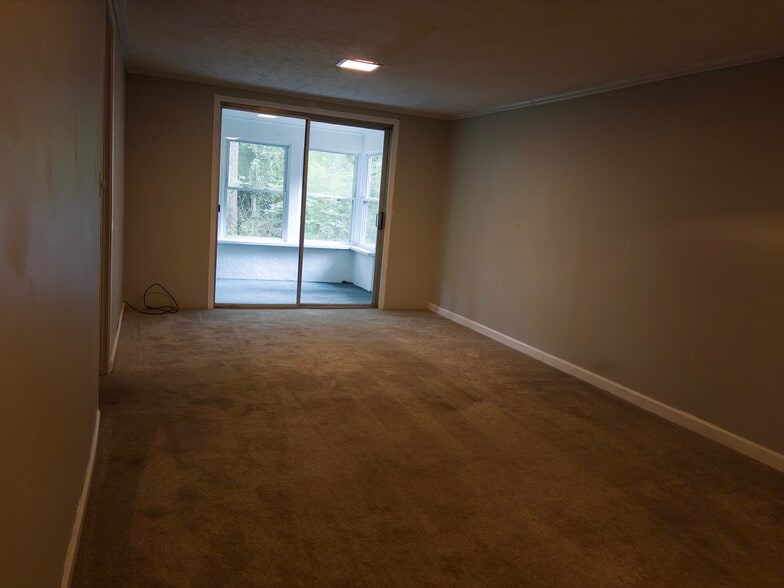 Building Photo - 850 Cherrydale Ln