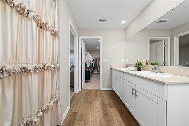 Building Photo - 5008 Starboard St