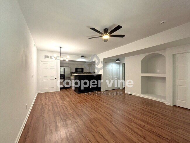 Building Photo - 14319 E Grand Dr