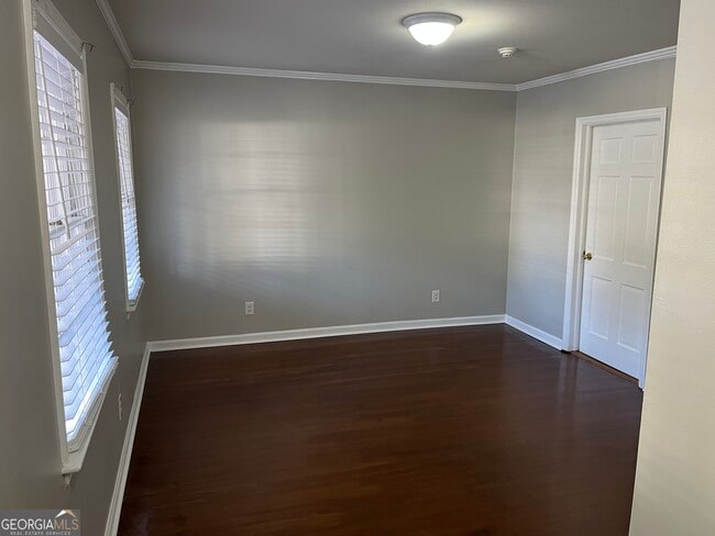 Building Photo - 220 S Zetterower Ave