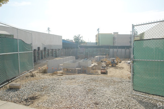 Building Photo - Metro Loma Apartments