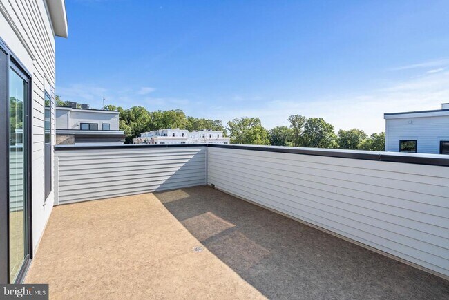 Building Photo - 2038 Tysons Ridgeline Rd