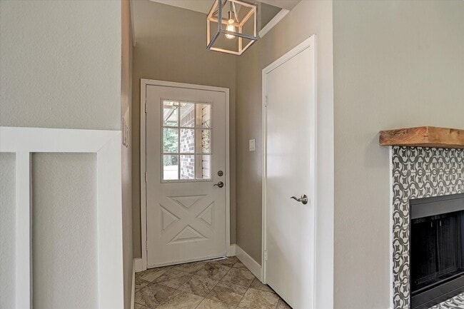 Building Photo - 22 W Mistybreeze Cir