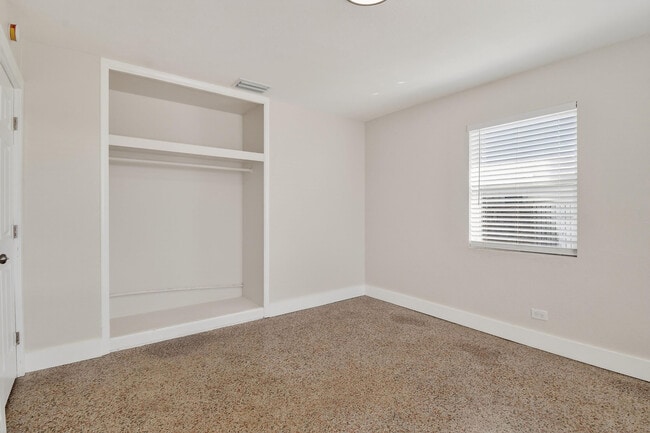 Building Photo - 58 W 27th St