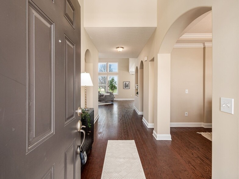 Building Photo - 1104 Balmoral Dr