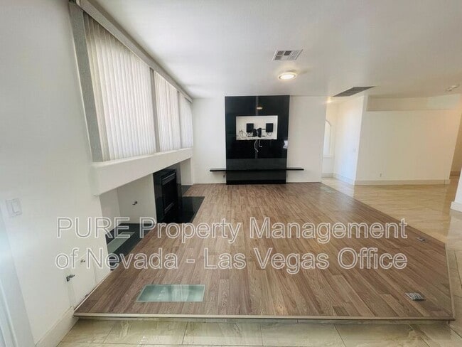 Building Photo - 9341 Lugo St