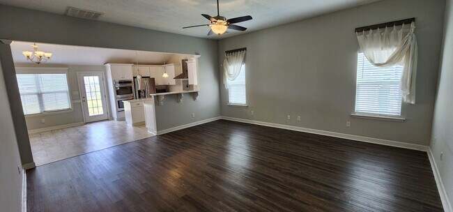 Building Photo - 3 Bedroom 2 bath Across the street from Fort Gordon