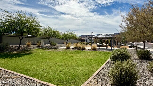 Building Photo - 1659 W Paseo Way