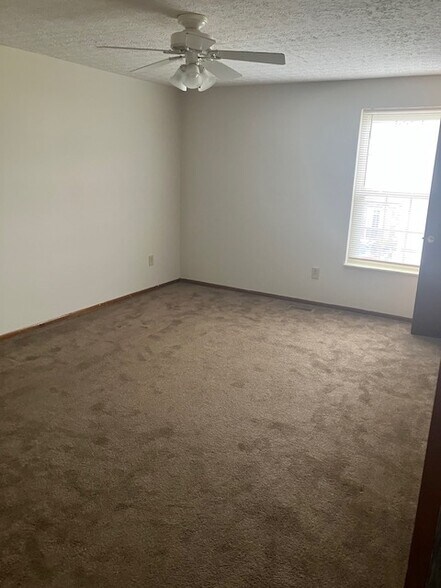 Building Photo - 5343 Shiloh Dr