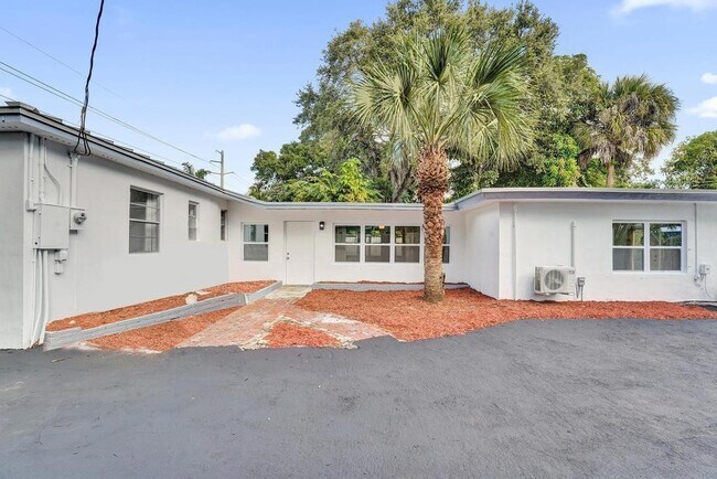 Building Photo - 1836 SW 9th Ave