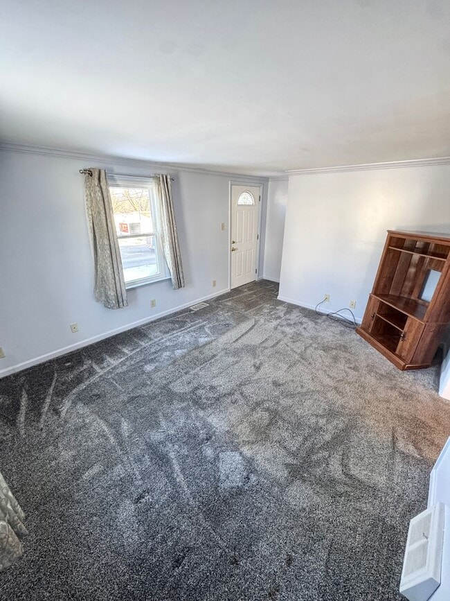 Building Photo - TWO BEDROOM HOME IN PARKLAND SCHOOLS