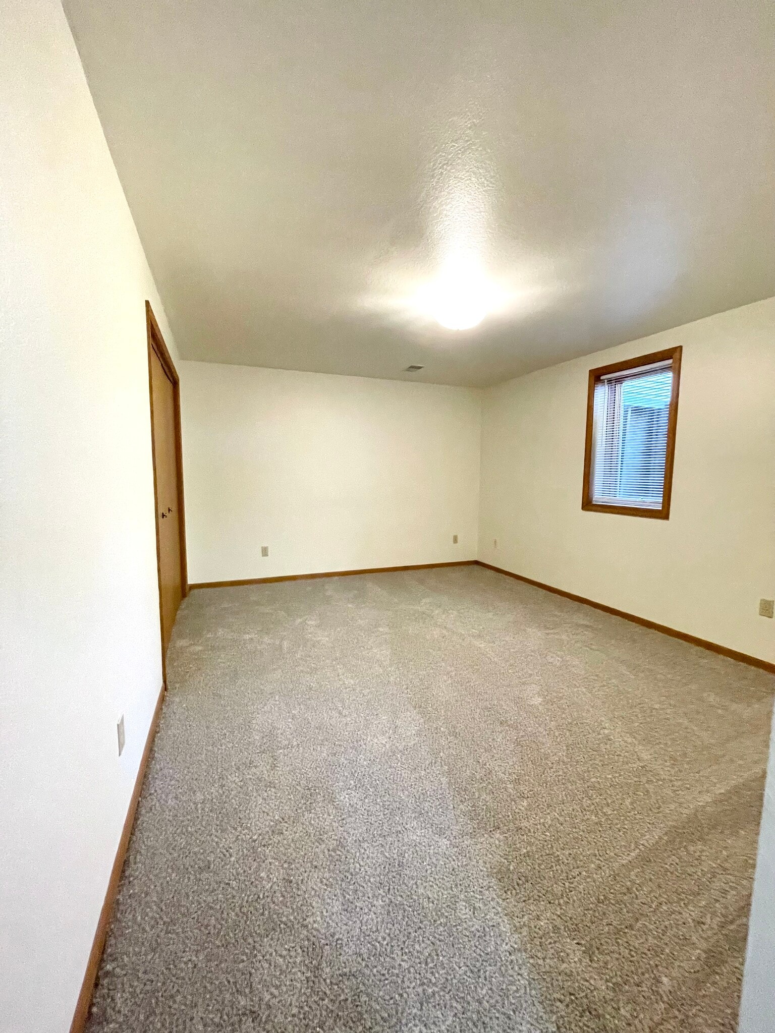 Building Photo - 1509 Manor Ln