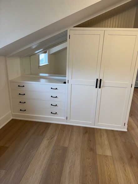 Building Photo - 2345 Bushnell St