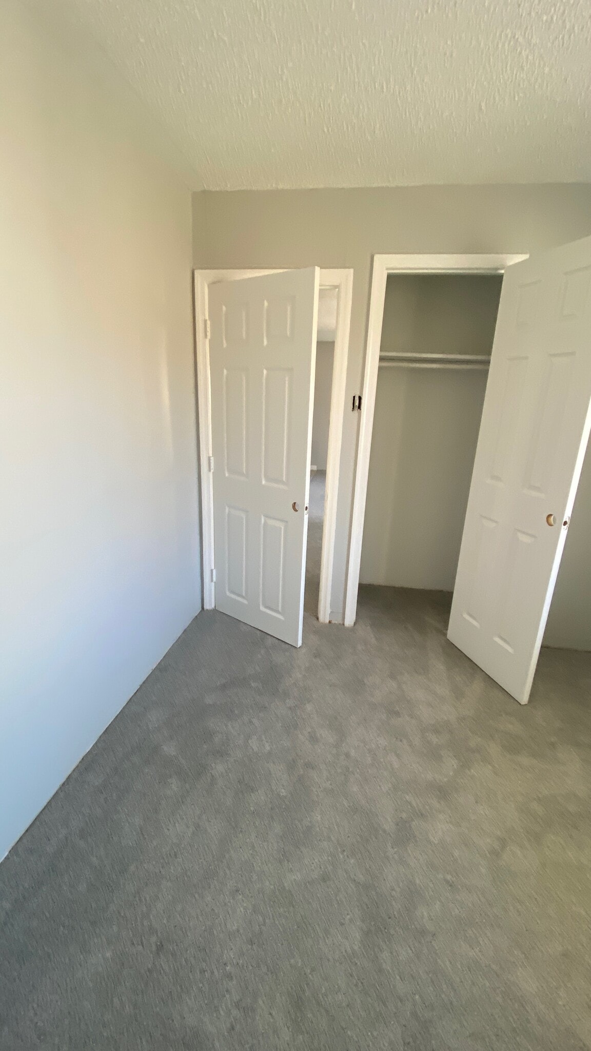 Building Photo - 226 E Cresse Ave