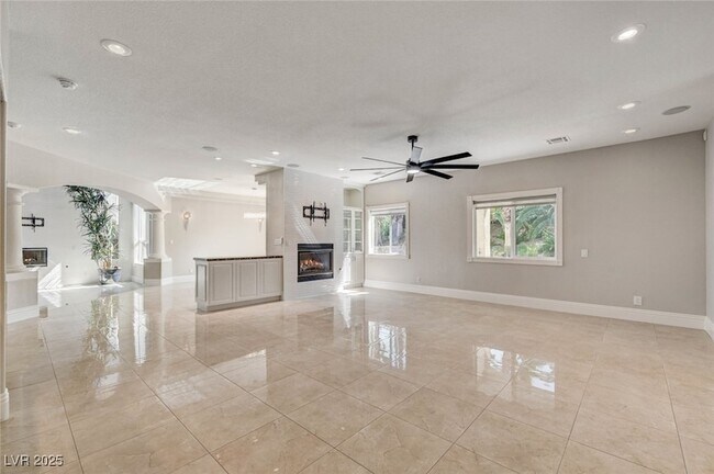 Building Photo - 9813 Edgeview Pl