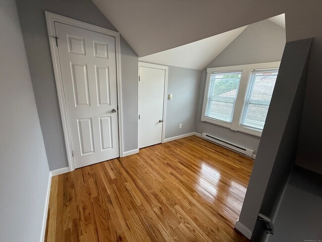 Building Photo - 16 1/2 W Main Street Unit