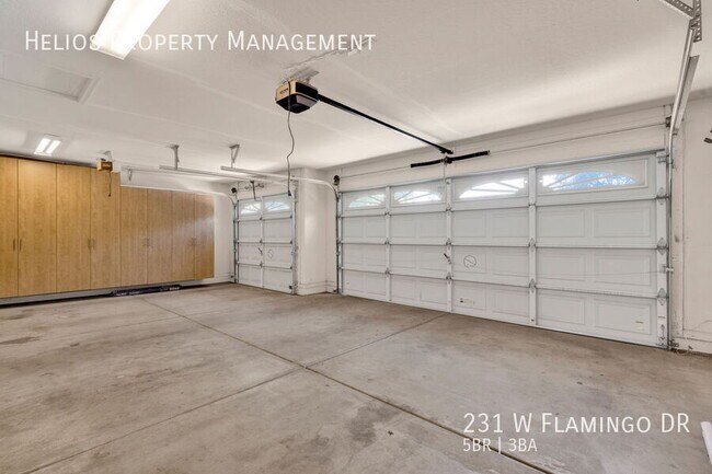 Building Photo - 231 W Flamingo Dr