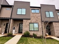 Building Photo - 39 Zentry Pl