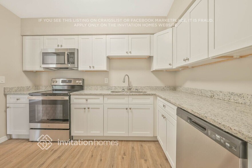 Building Photo - 900 Horizon St