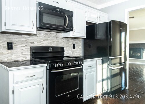 Building Photo - 582 W Layton St