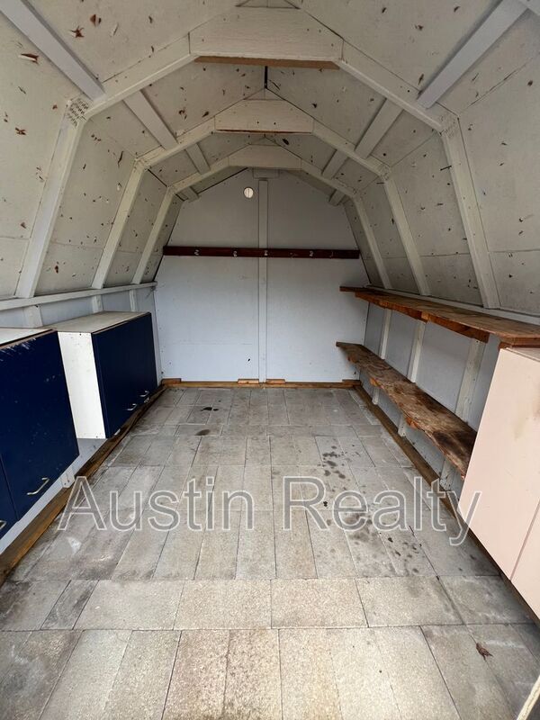 Building Photo - 4419 Lindscott Ave