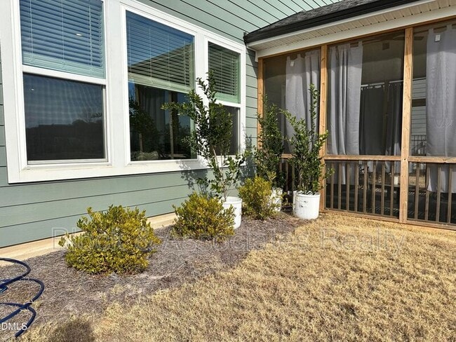 Building Photo - 99 Daybreak Way