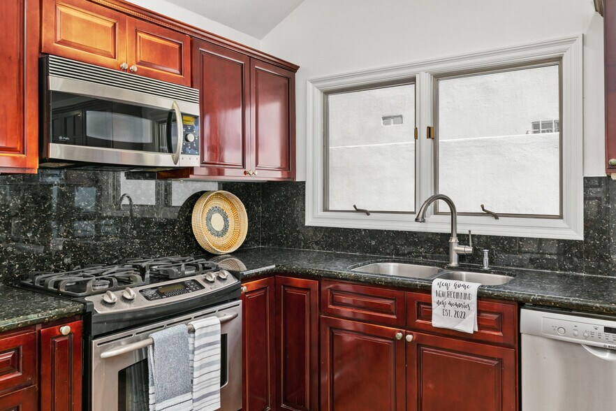 Building Photo - 4013 Via Manzana