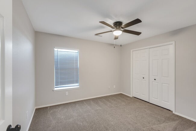 Building Photo - 11714 Pinos Altos Dr