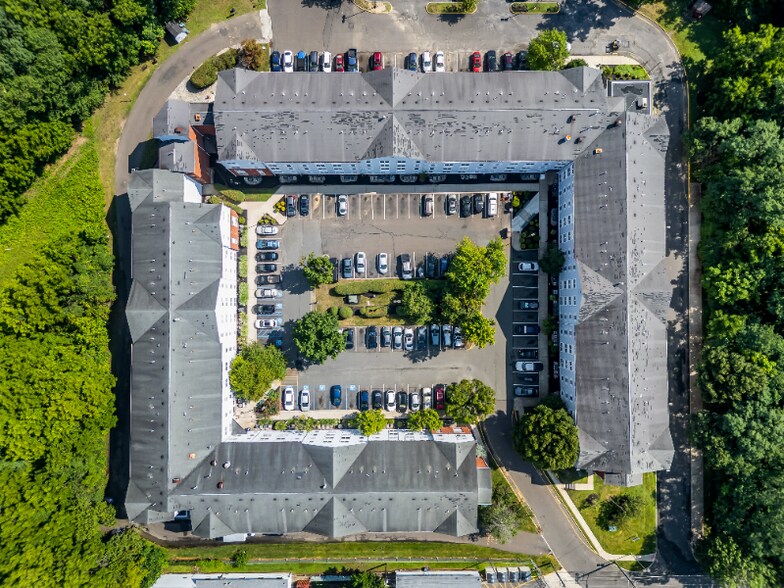 Building Photo - 2101 Reamer Dr