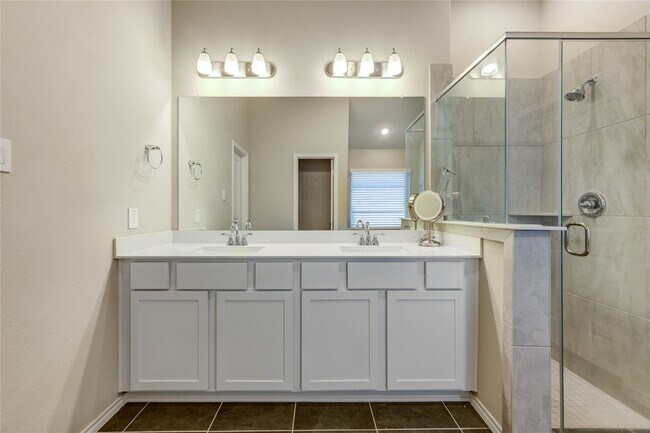 Building Photo - 31416 Cedar Elm Trl
