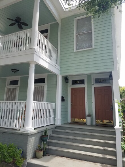 Primary Photo - 307 W 41st St