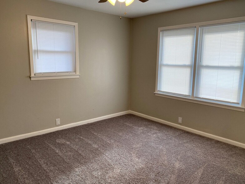 Building Photo - 102 Sanders Store Rd