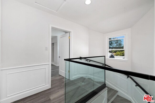 Building Photo - 8918 Cadillac Ave