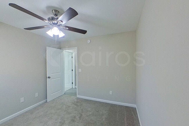 Building Photo - 724 Park Ln