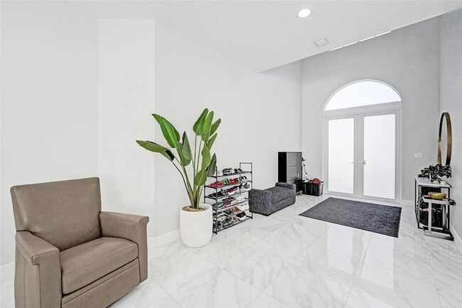 Building Photo - 3534 Forest View Cir