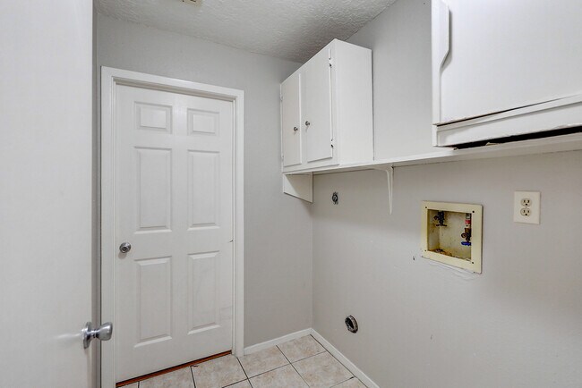 Building Photo - 4907 Quail Hollow Dr