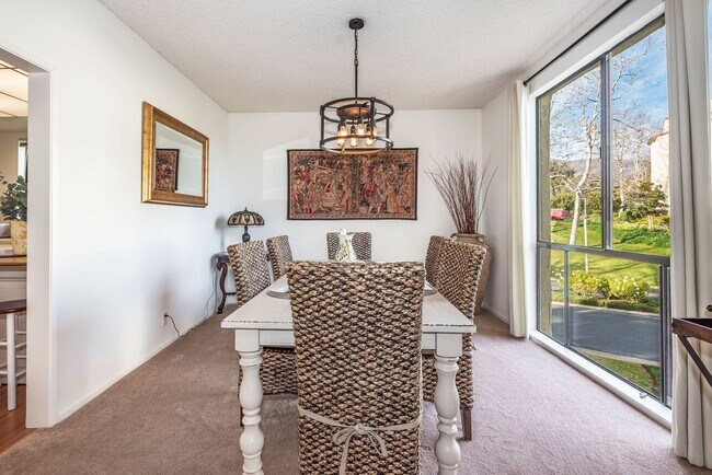 Building Photo - Unfurnished Spacious Montecito Shores 1700...