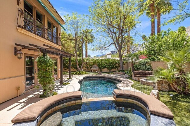 Building Photo - 175 Villaggio W
