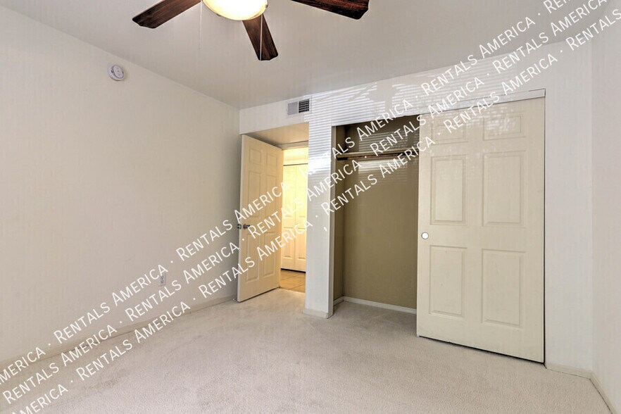 Building Photo - 7255 E Snyder Rd