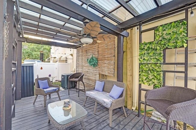 Building Photo - 2000 Jackson St