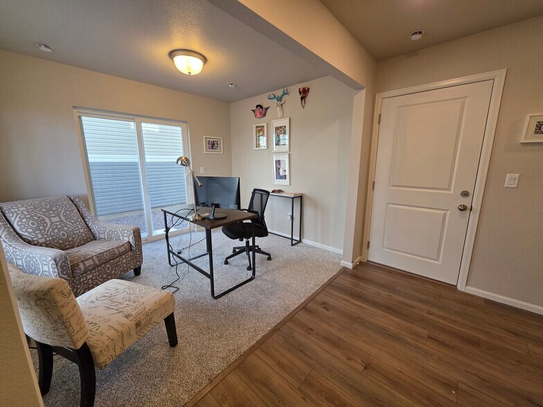 Building Photo - 6075 Notch Top Way