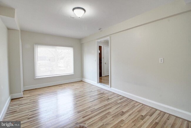 Building Photo - 42 Victoria Square