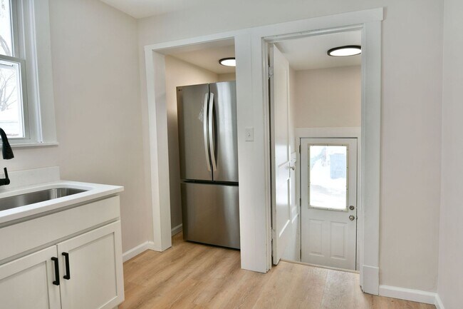 Building Photo - 310/312 Prospect St