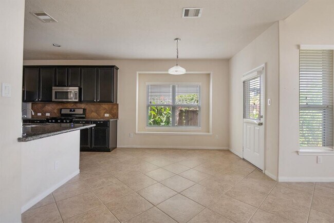 Building Photo - 24922 Clover Ranch Dr